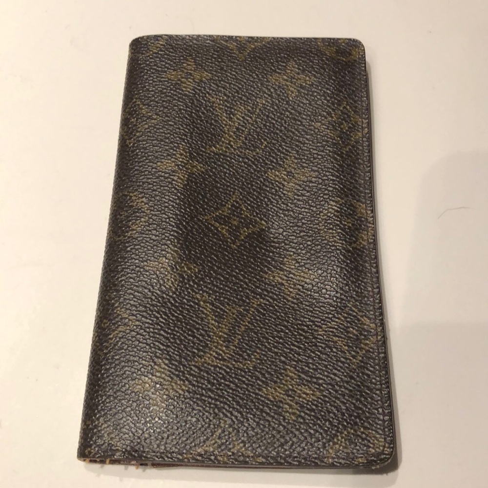 AUTHENTIC ✔️ Louis Vuitton Wallet - Purchased from Tradsey - Picture 2 of 10